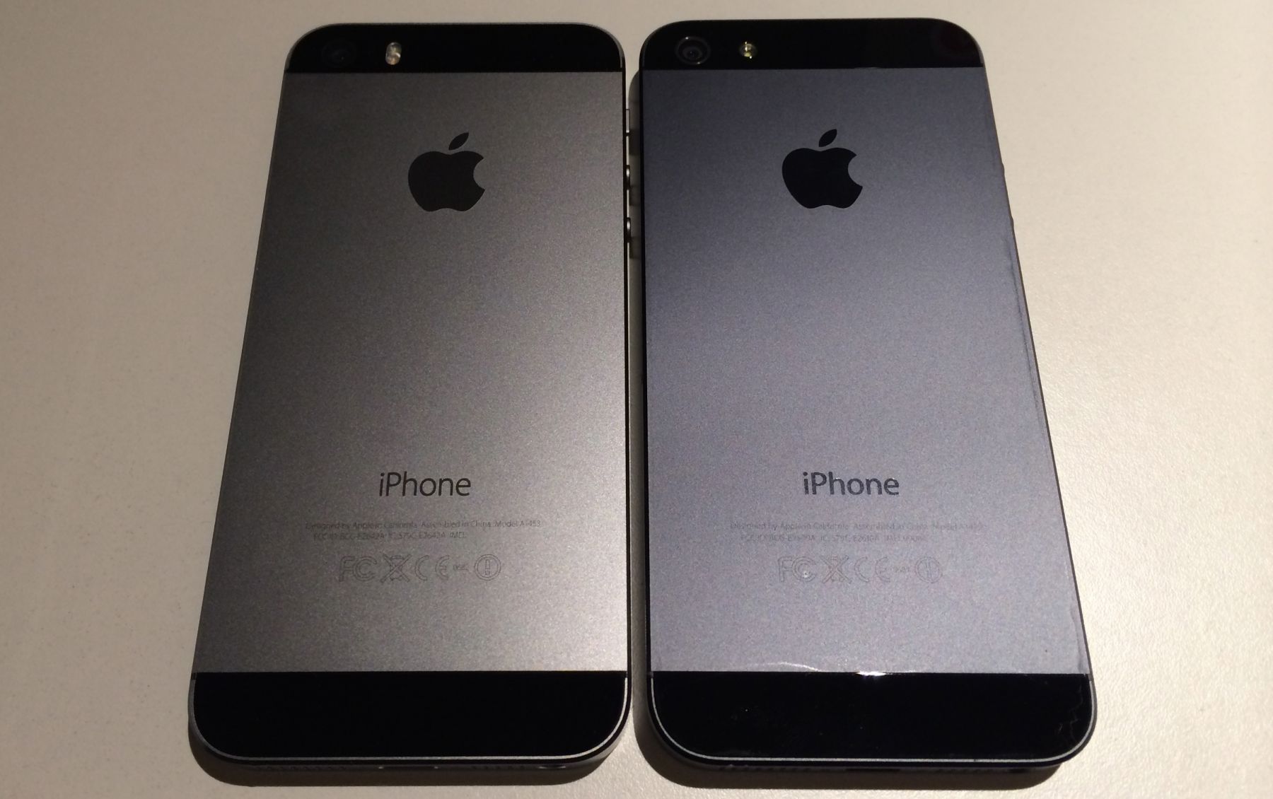 Apple iPhone 5 スペースグレー 本体 Apple iPhone 5s 16GB SIMフリー [スペースグレイ] 価格比較