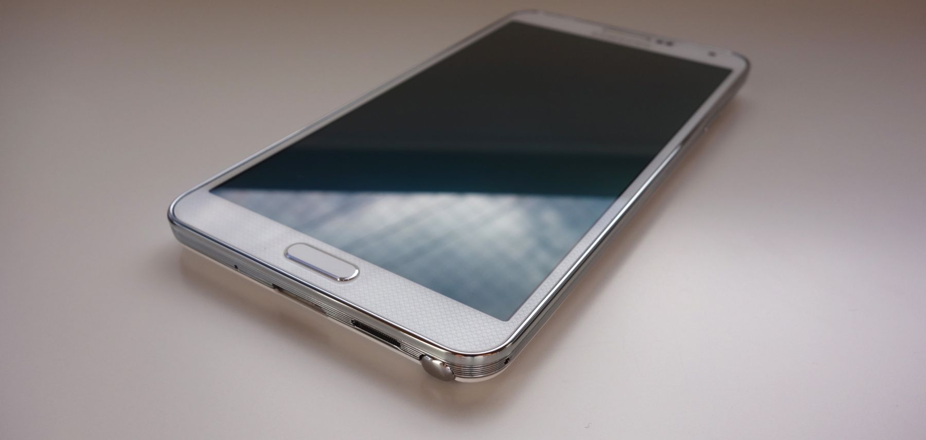 シリーズ歴代最高の質感を誇るSIMフリーGALAXY Note 3レビュー