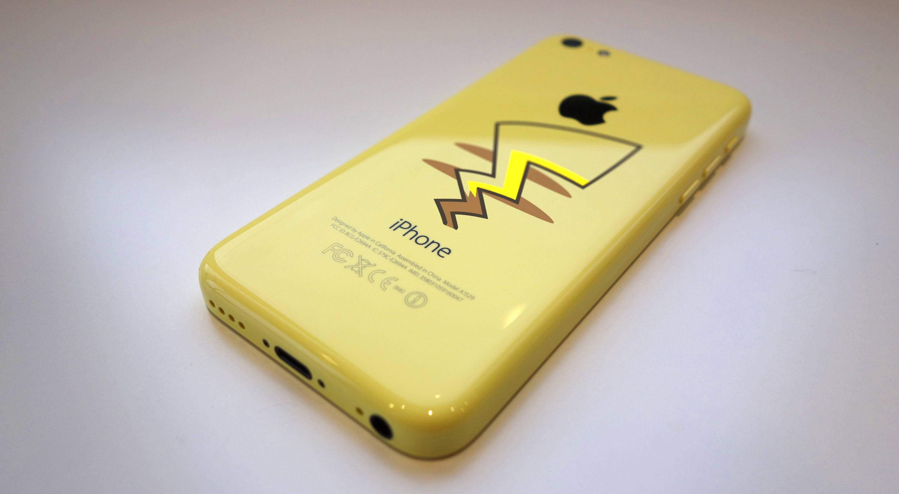 ピカチュウiphoneが作れる Iphone 5c用のポケモン壁紙 シール素材が無料配信中 ガジェットショット