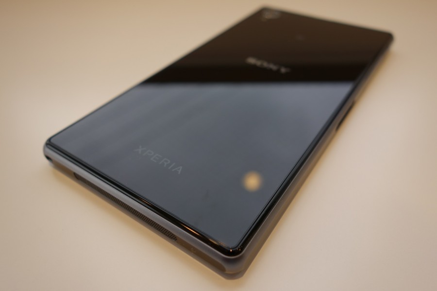 xperia-z1-C6903-01