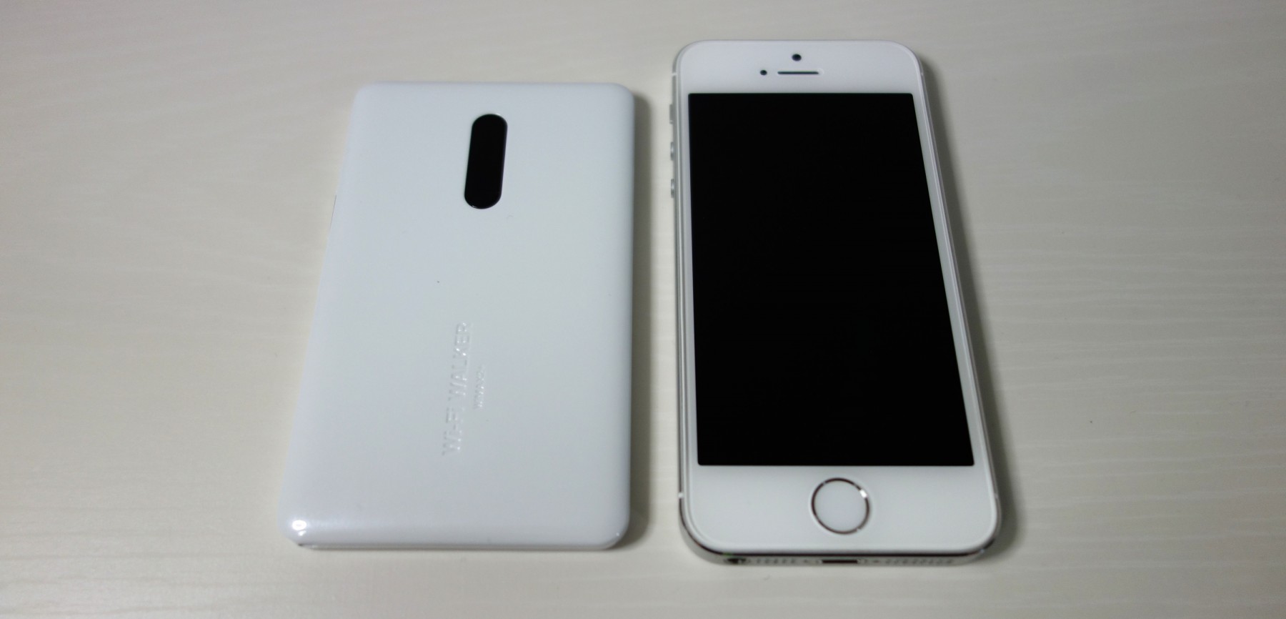 NEC製の劇薄WiMAX 2+ルーターNAD11＋専用クレードル開封フォトレビュー