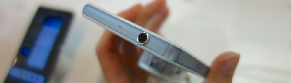 Xperia Z3 Compact SO-02G 05