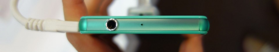 Xperia Z3 Compact SO-02G 16