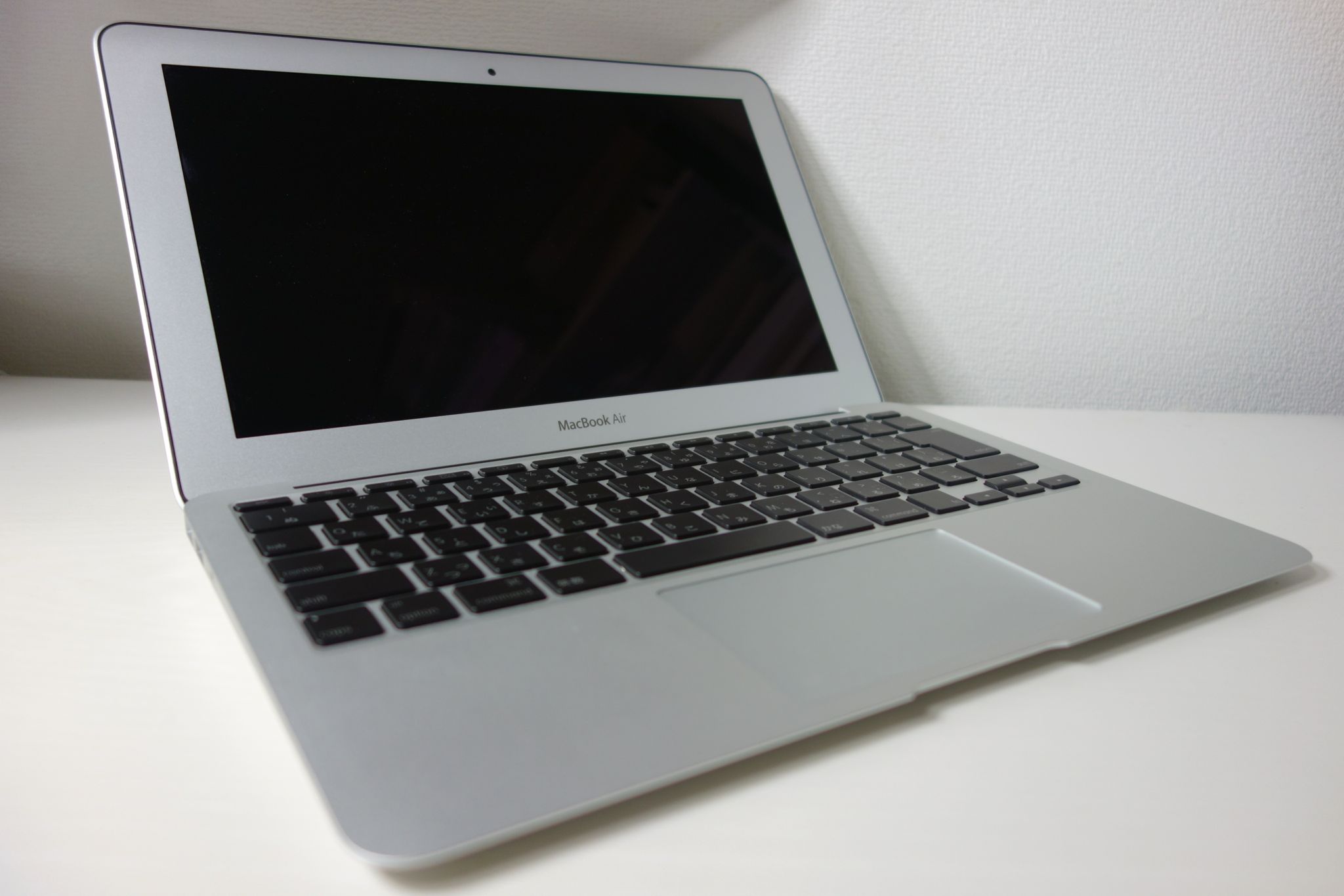 5年前の初代MacBook Air 11inch（2010）の中古品が使い物になるか買っ
