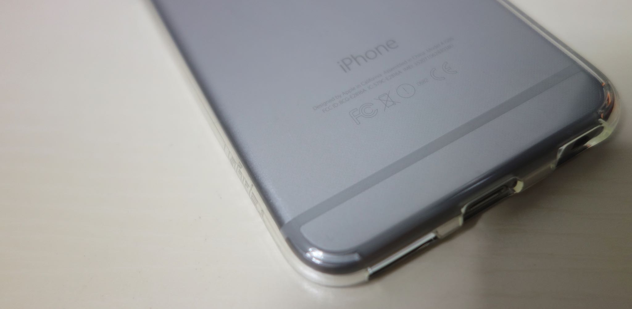 990円で購入可能なiPhone 6s用クリアケース「リキッド・クリスタル」を試す | ガジェットショット