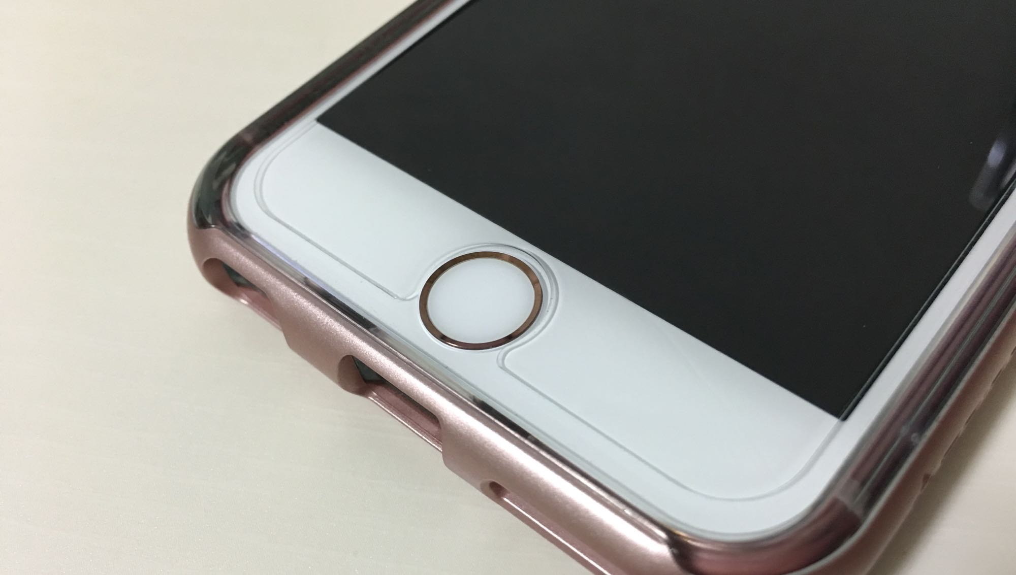 iPhone 6sのホームボタンが異常発熱し画面がブラックアウトする不具合が発生。強制リセットで復活 | ガジェットショット