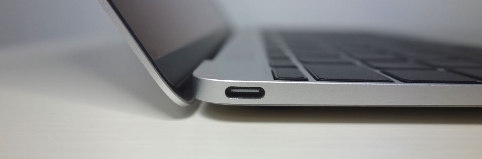 the new macbook usb port 1