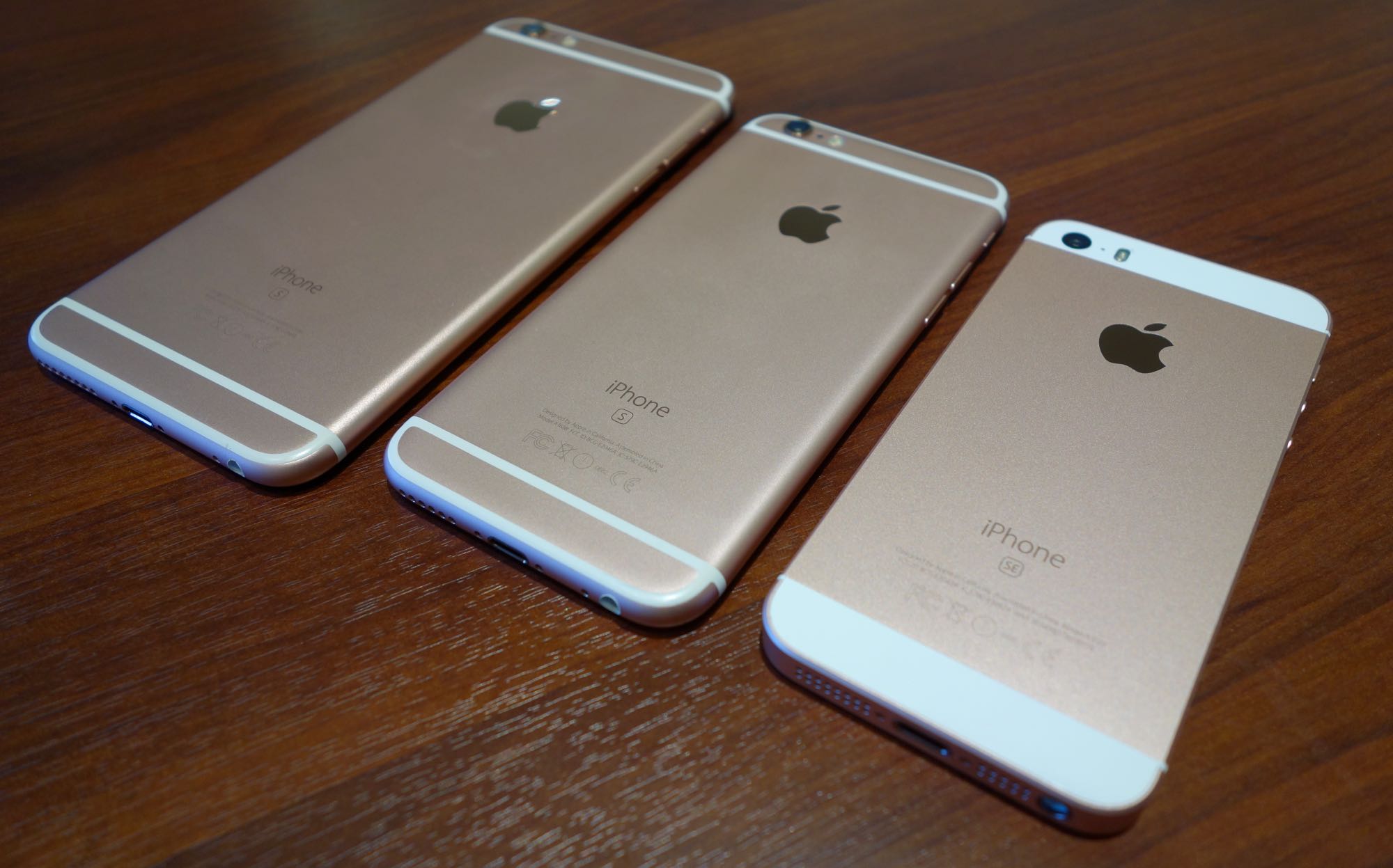 Iphone Seフォトレビュー Iphone 5sとの細部の違いやローズゴールドの色味をチェック ガジェットショット