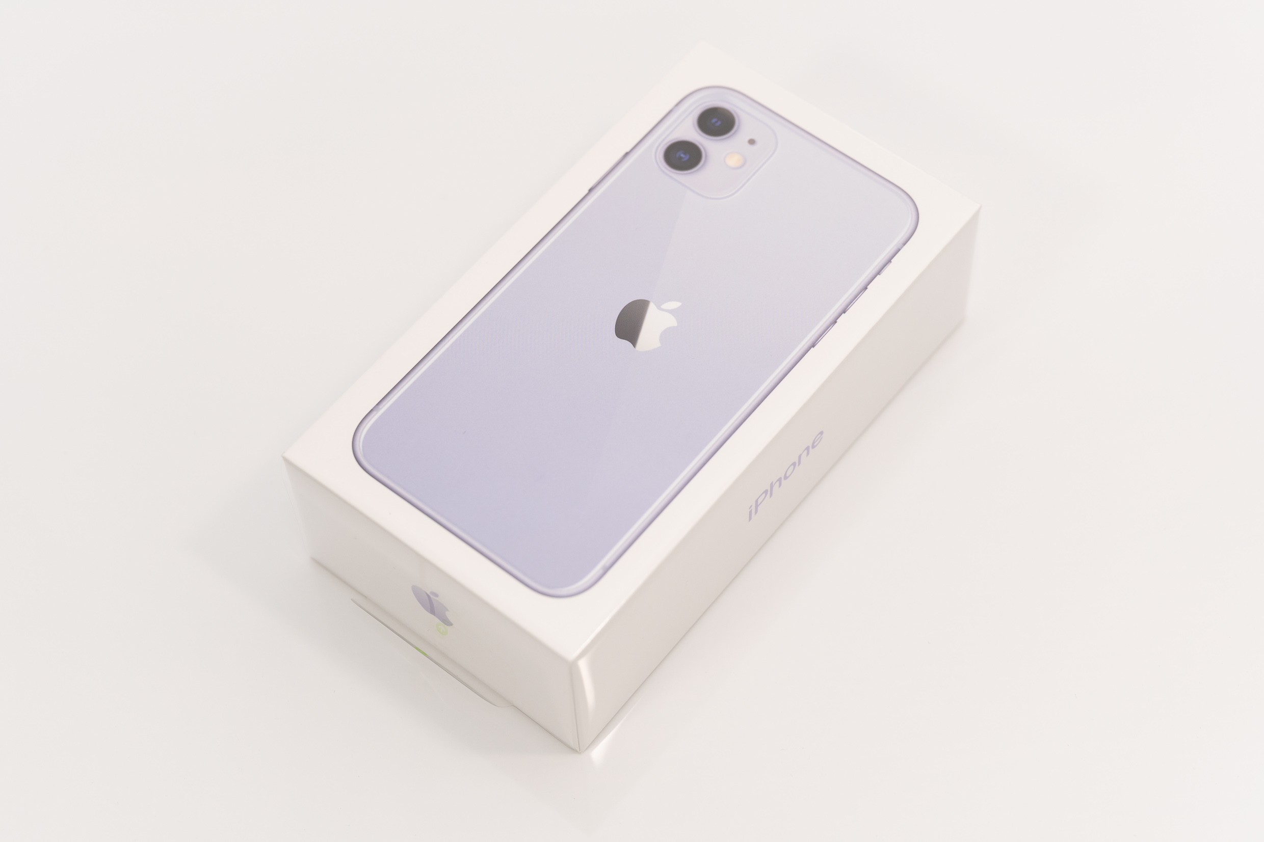 iPhone史上初の「紫」登場、iPhone 11のパープルが想像以上に良い色 