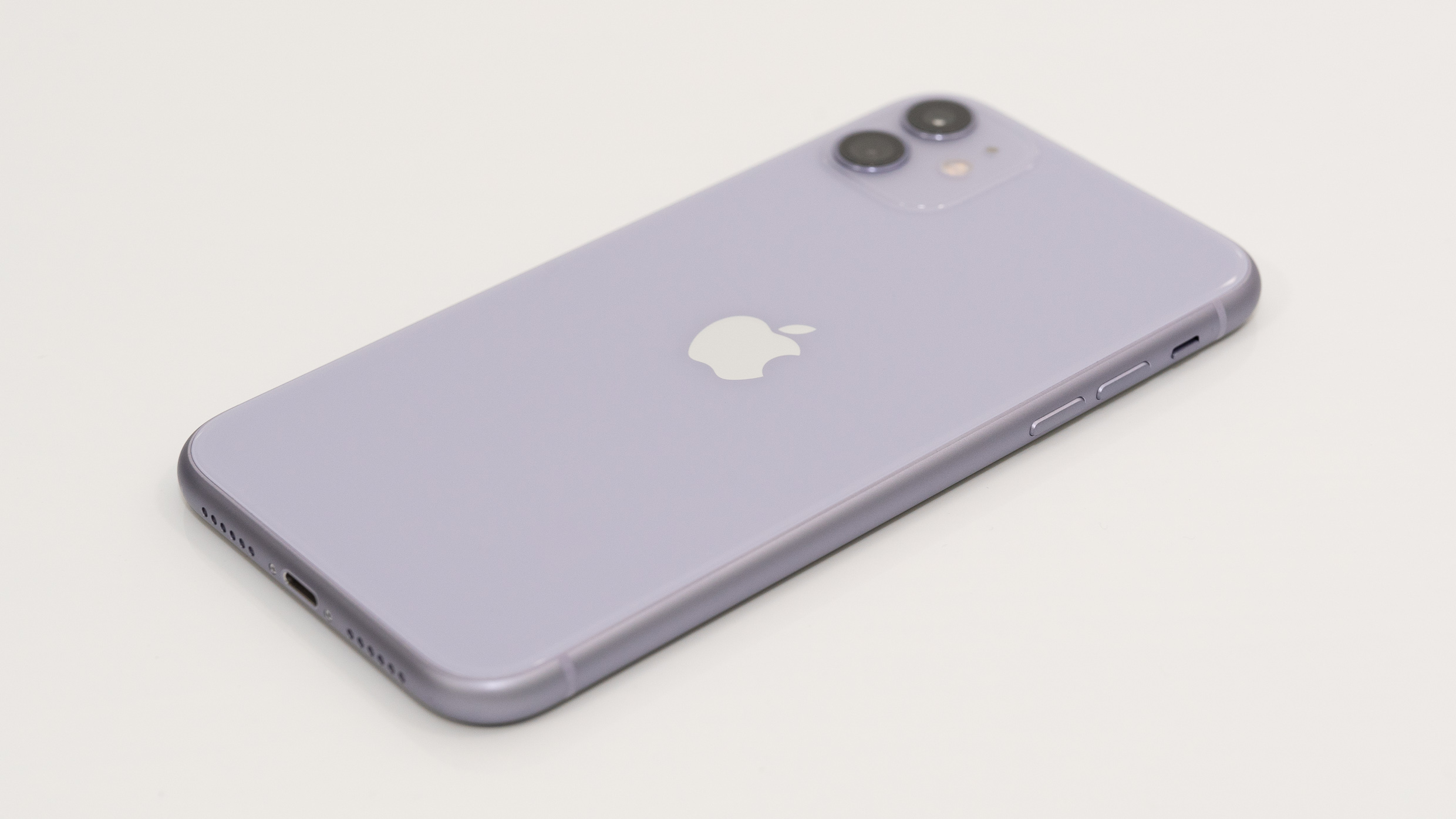 iPhone史上初の「紫」登場、iPhone 11のパープルが想像以上に良い色。 | ガジェットショット
