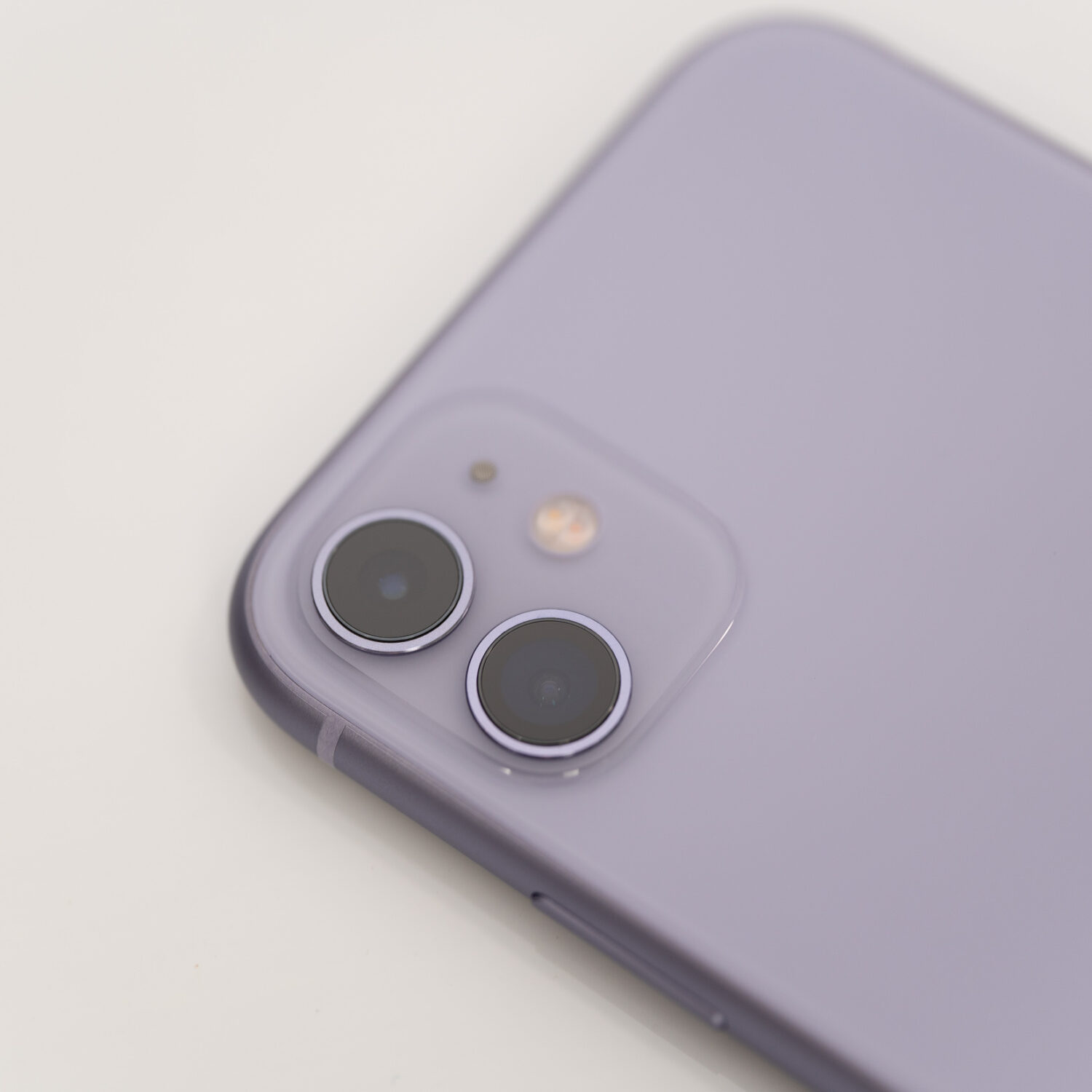 Iphone史上初の 紫 登場 Iphone 11のパープルが想像以上に良い色
