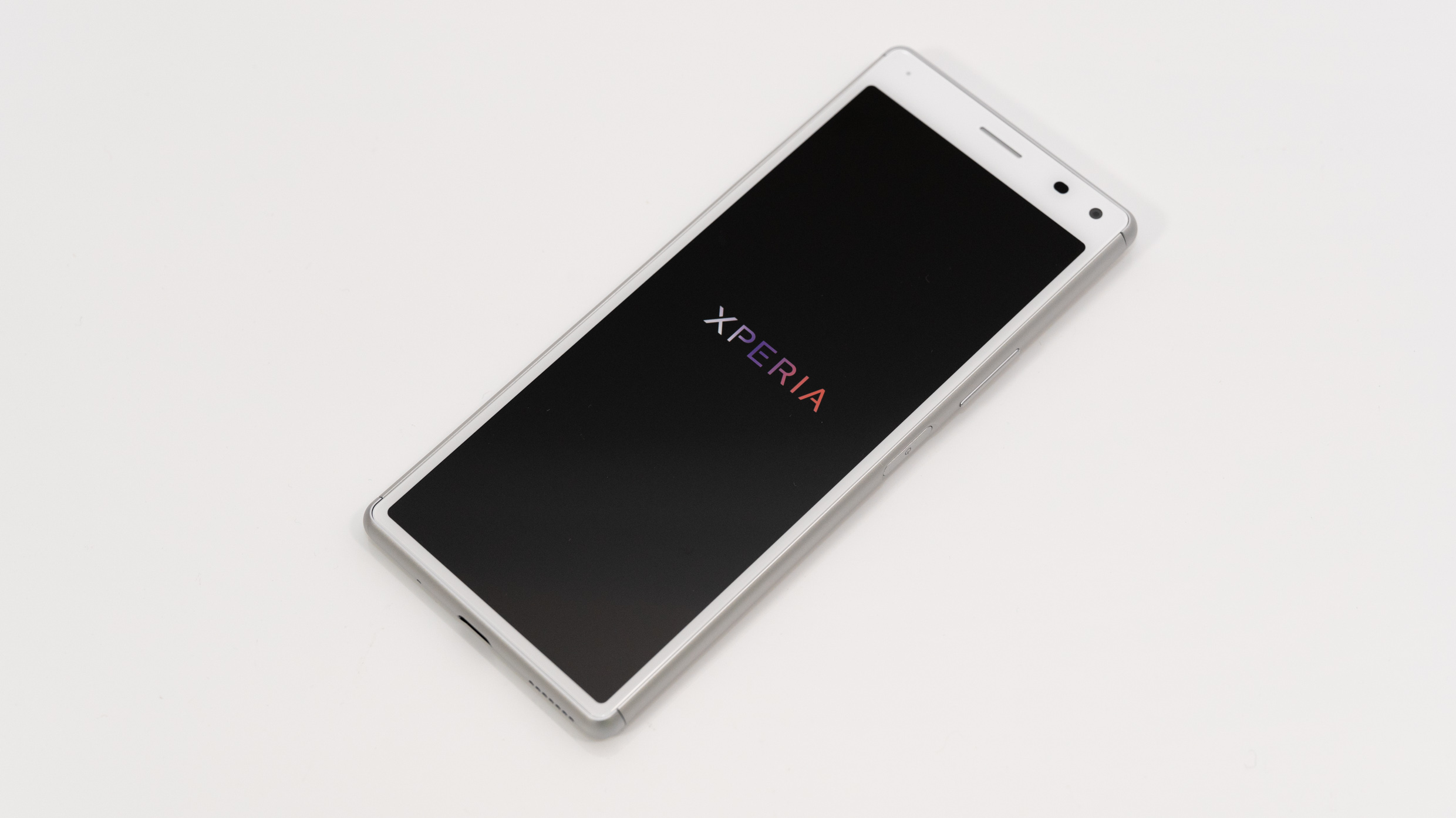 Xperia 8レビュー 複数アプリが便利な21 9の超ワイド画面が3万円台から使える尖った格安スマホ ガジェットショット