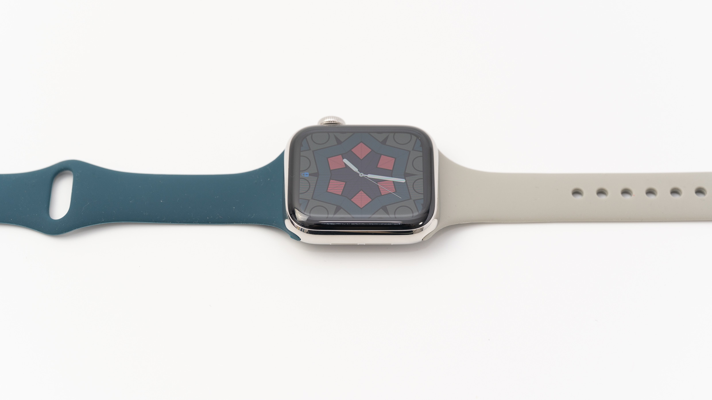 Apple Watch用シリコンバンドは2色組み合わせるとおしゃれ。ワンコインの低価格品なら複数買いもお手頃！ ガジェットショット